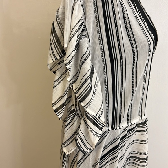 Cato Plus Size Lightweight Sheer Duster, Sz. 14/16W. - Picture 3 of 10